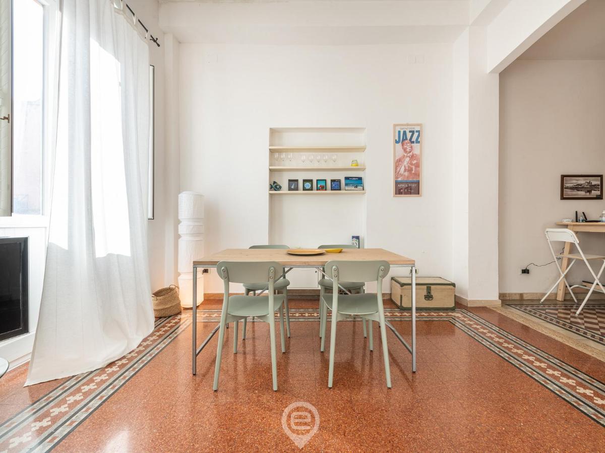 Mirabel Apartment - Wonderful Flat In City Center Кальяри Экстерьер фото