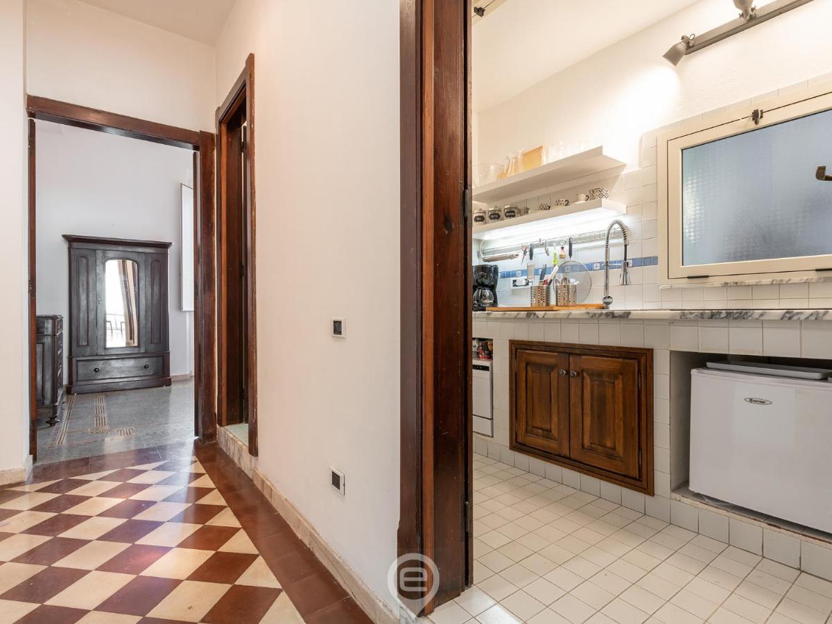 Mirabel Apartment - Wonderful Flat In City Center Кальяри Экстерьер фото