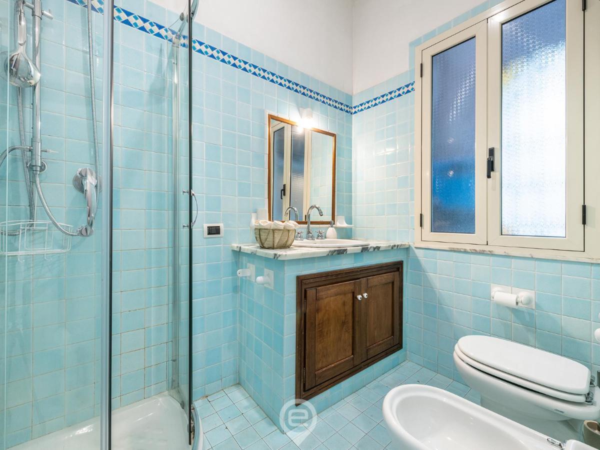 Mirabel Apartment - Wonderful Flat In City Center Кальяри Экстерьер фото