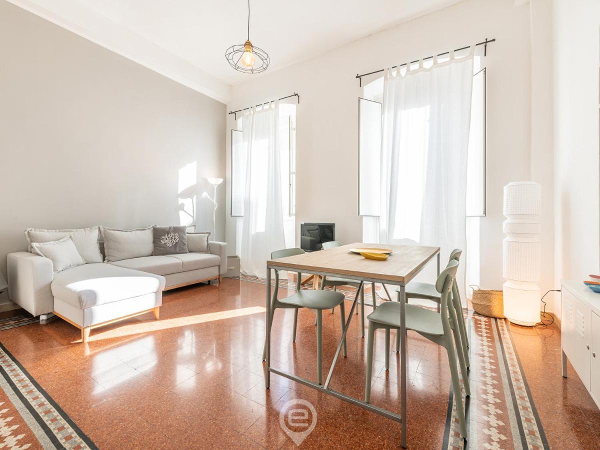 Mirabel Apartment - Wonderful Flat In City Center Кальяри Экстерьер фото