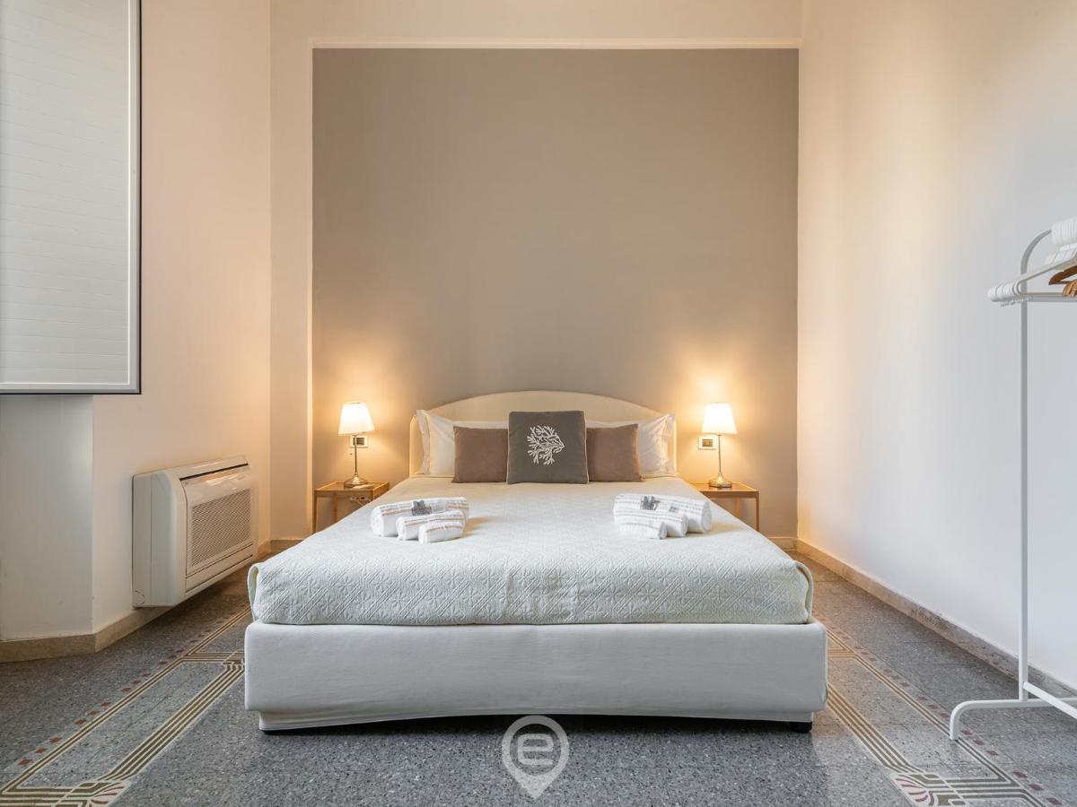 Mirabel Apartment - Wonderful Flat In City Center Кальяри Экстерьер фото